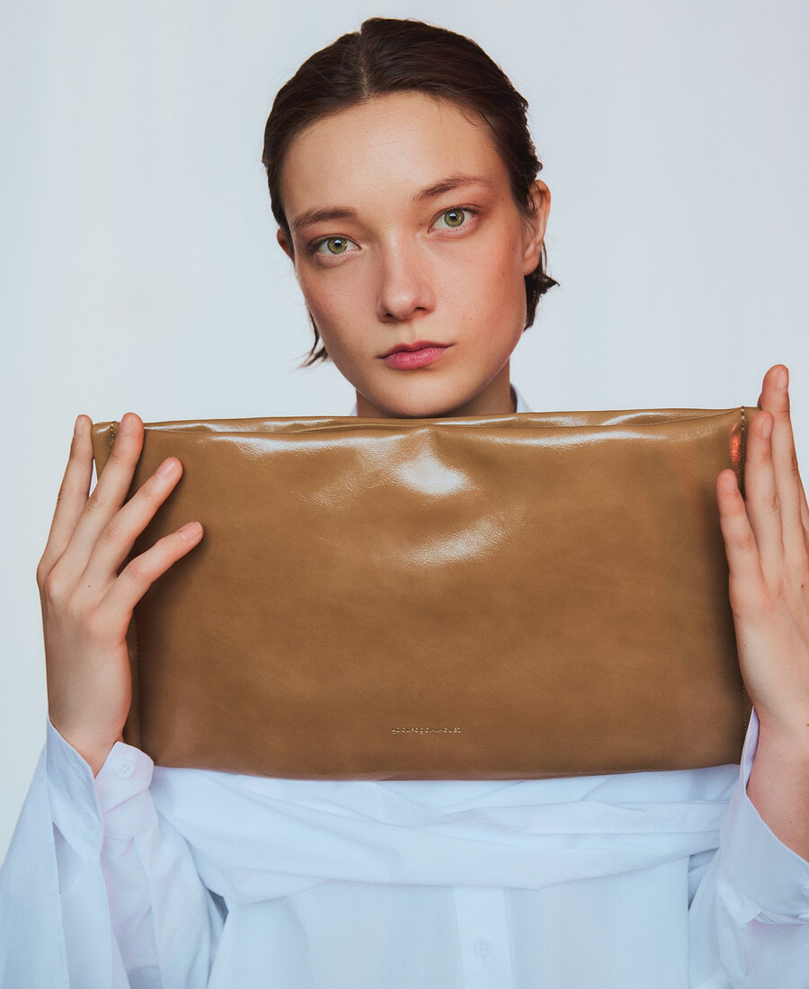 gepolsterte clutch aus lederkunstleder für damen