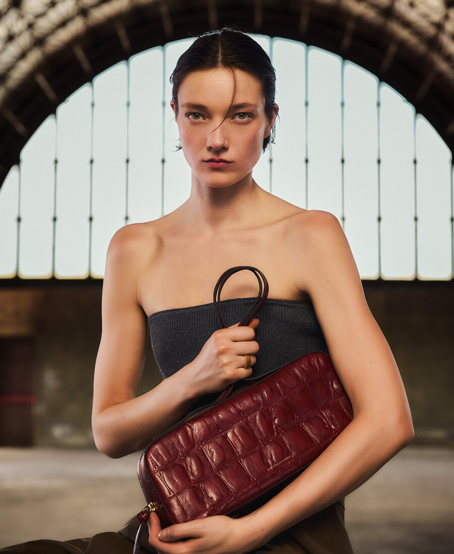 bowlingtasche mit krokodilprägung von mica für damen
