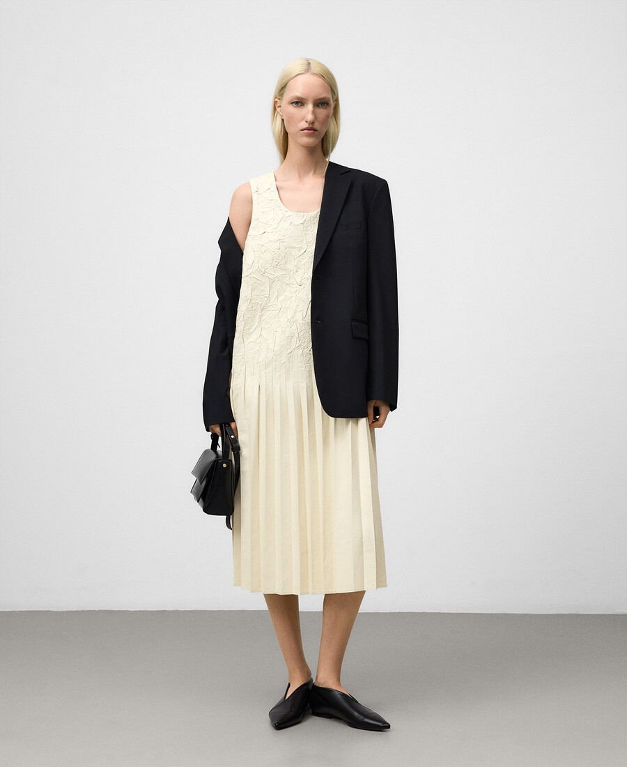 damenkleid aus ledernicht-leder mit falten