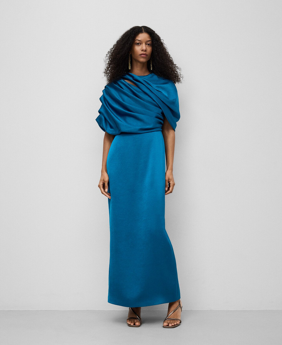 langes drapiertes kleid