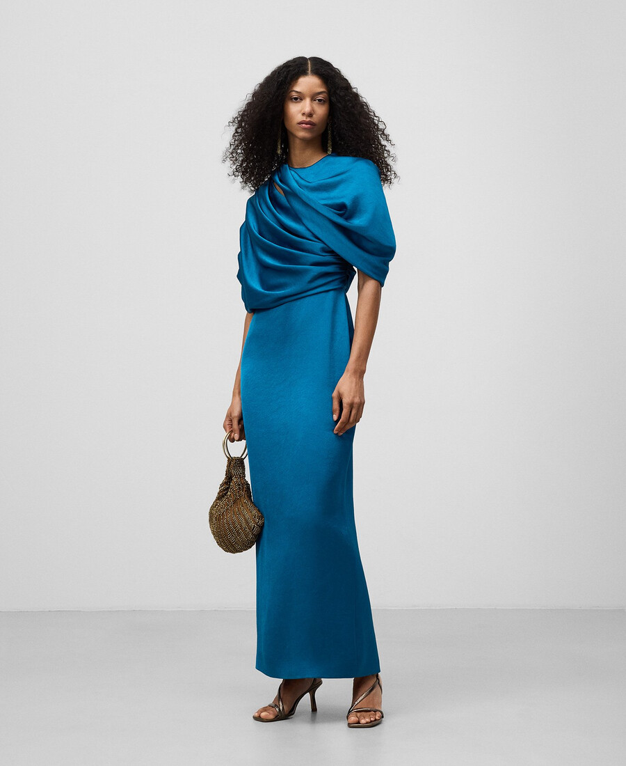 langes drapiertes kleid