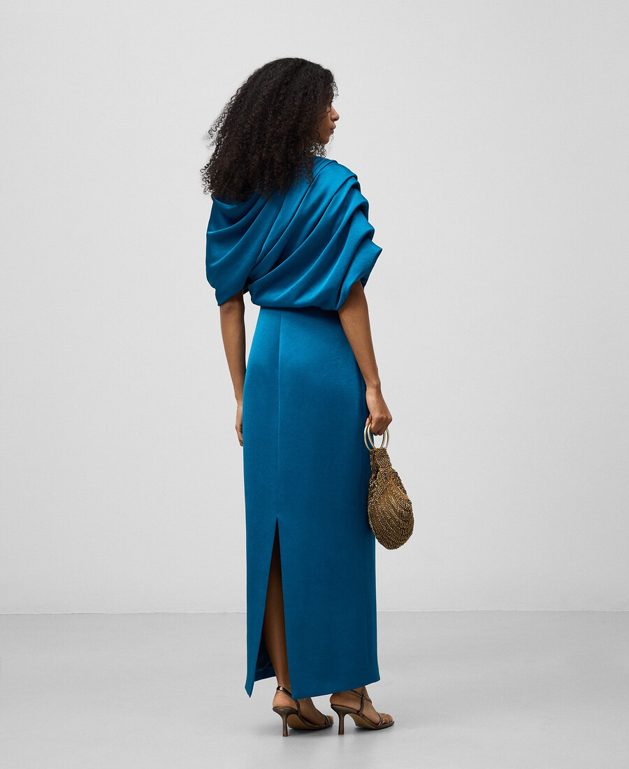 langes drapiertes kleid