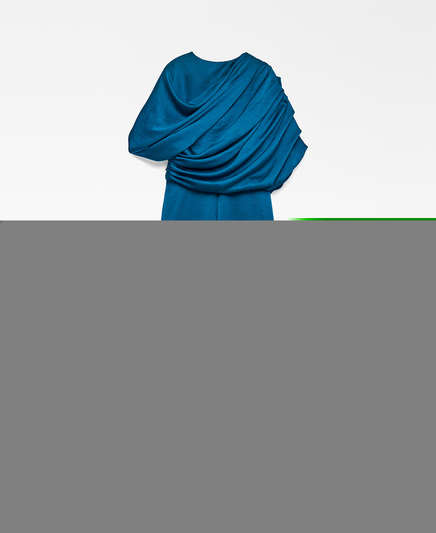 langes drapiertes kleid