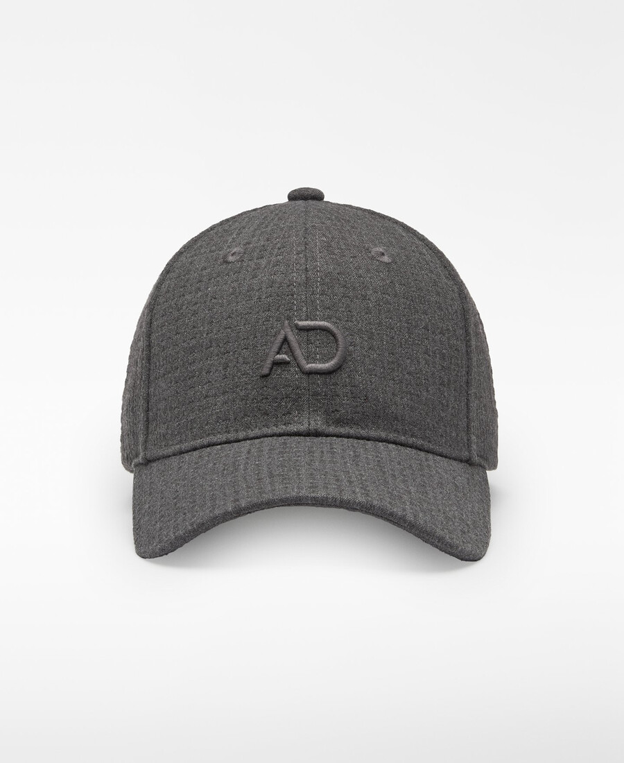 damenkappe mit besticktem logo