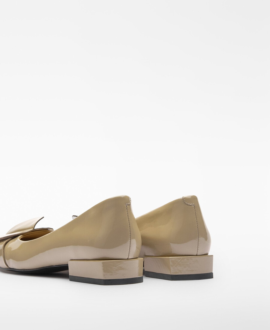 ballerinaschuhe aus lackleder mit absatz für damen
