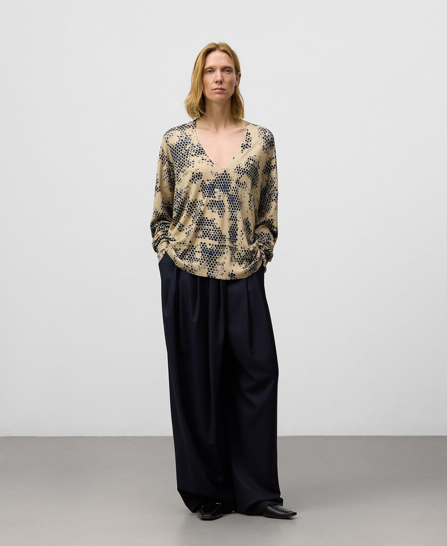 damenpullover mit v-ausschnitt und print