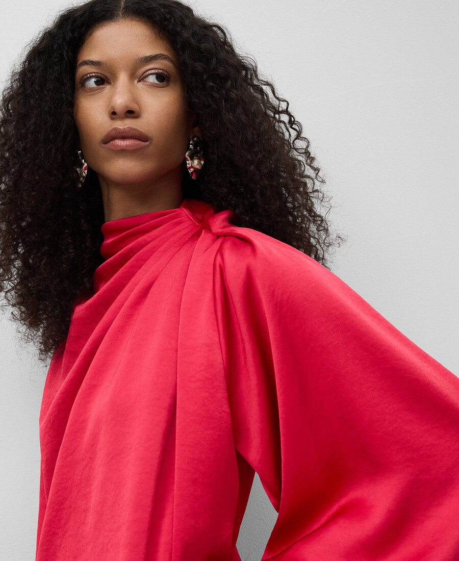 satin-top mit drapiertem kragen für damen