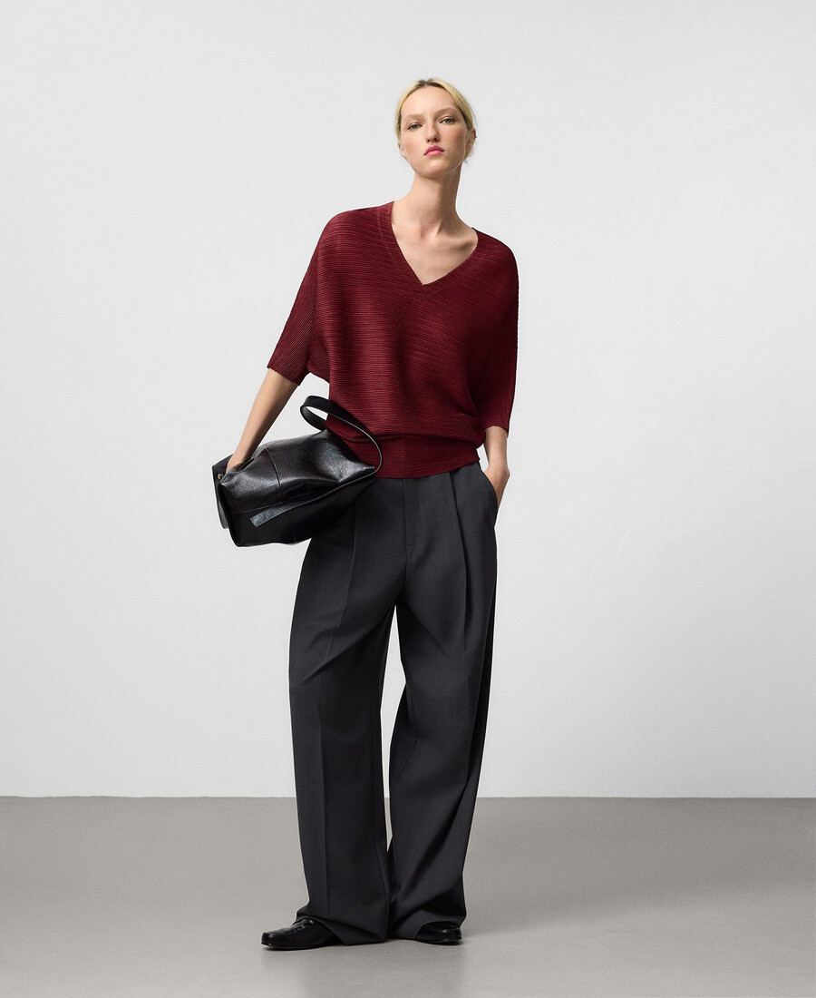 damen-top mit v-ausschnitt und knittereffekt
