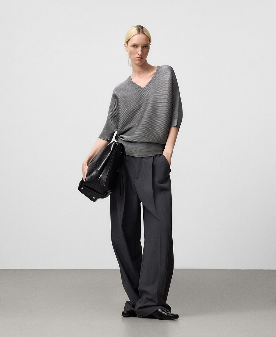damen-top mit v-ausschnitt und knittereffekt