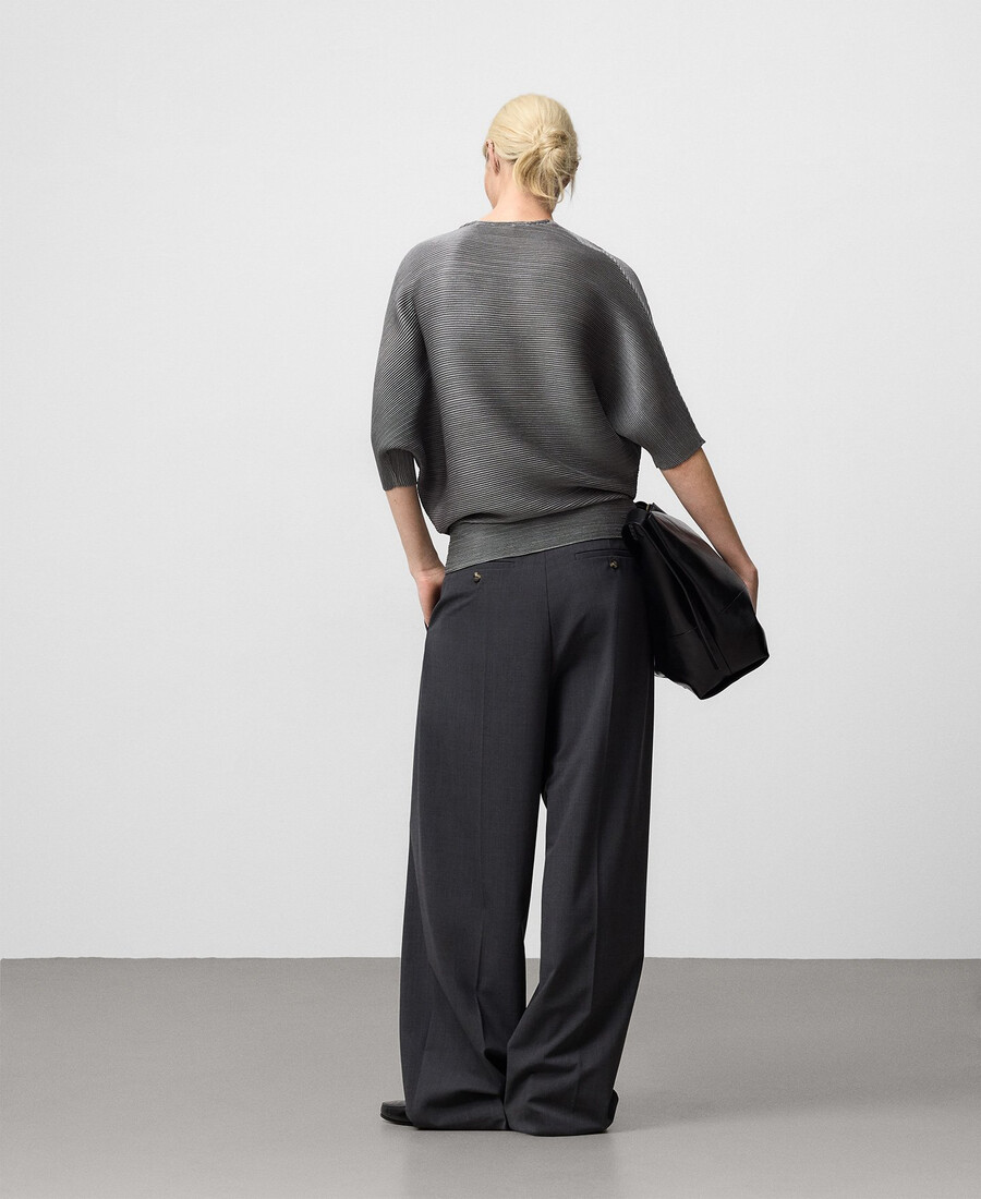 damen-top mit v-ausschnitt und knittereffekt