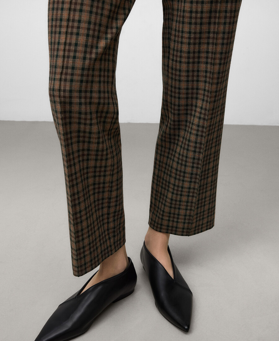 schmal geschnittene karierte hose für damen