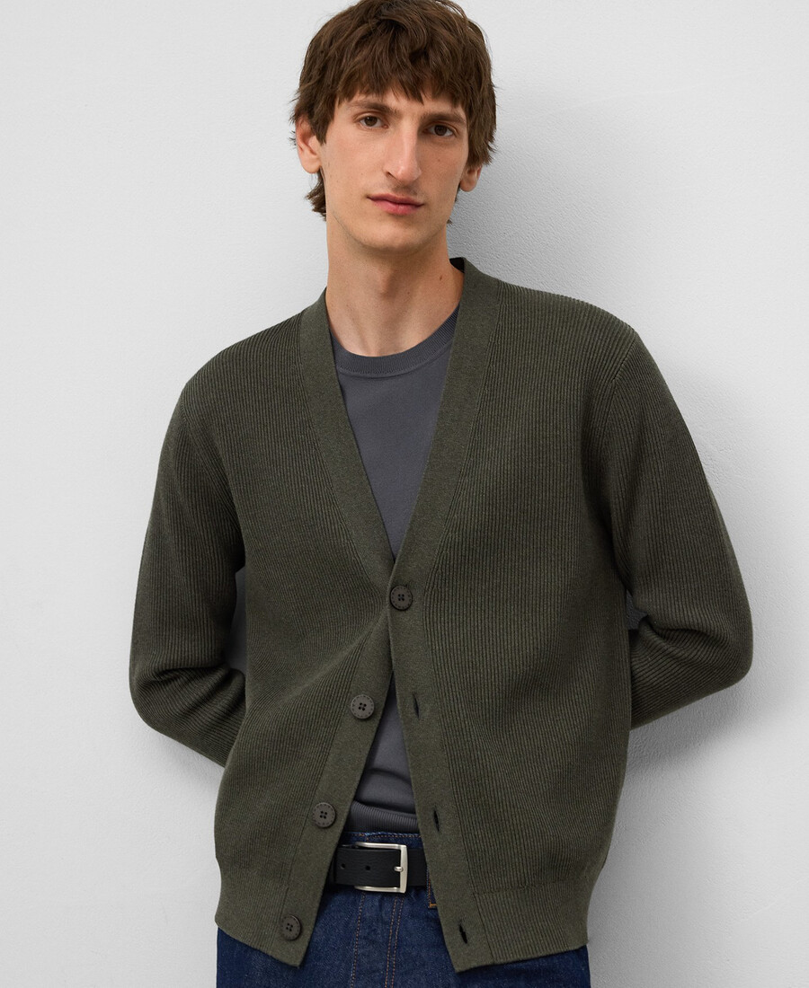 herren-strickjacke mit v-ausschnitt und rippstrick