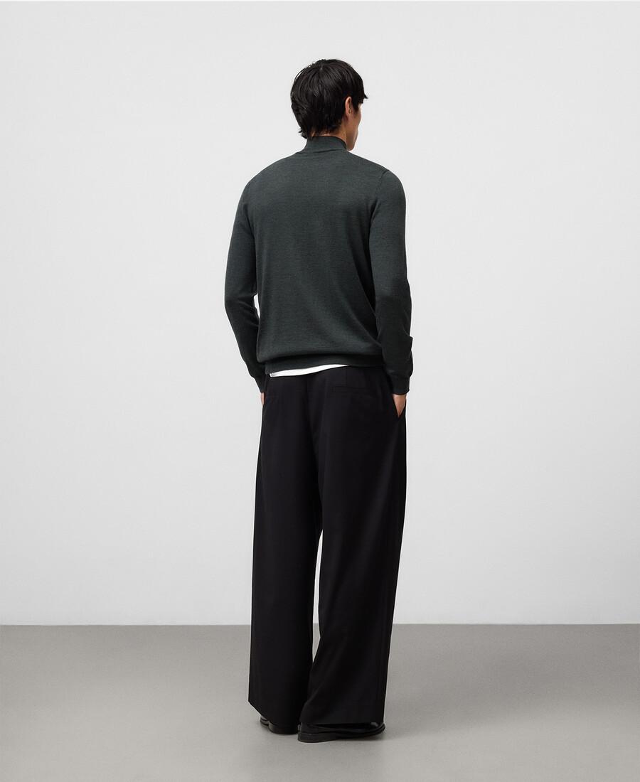 herrenpullover aus merinowolle mit stehkragen